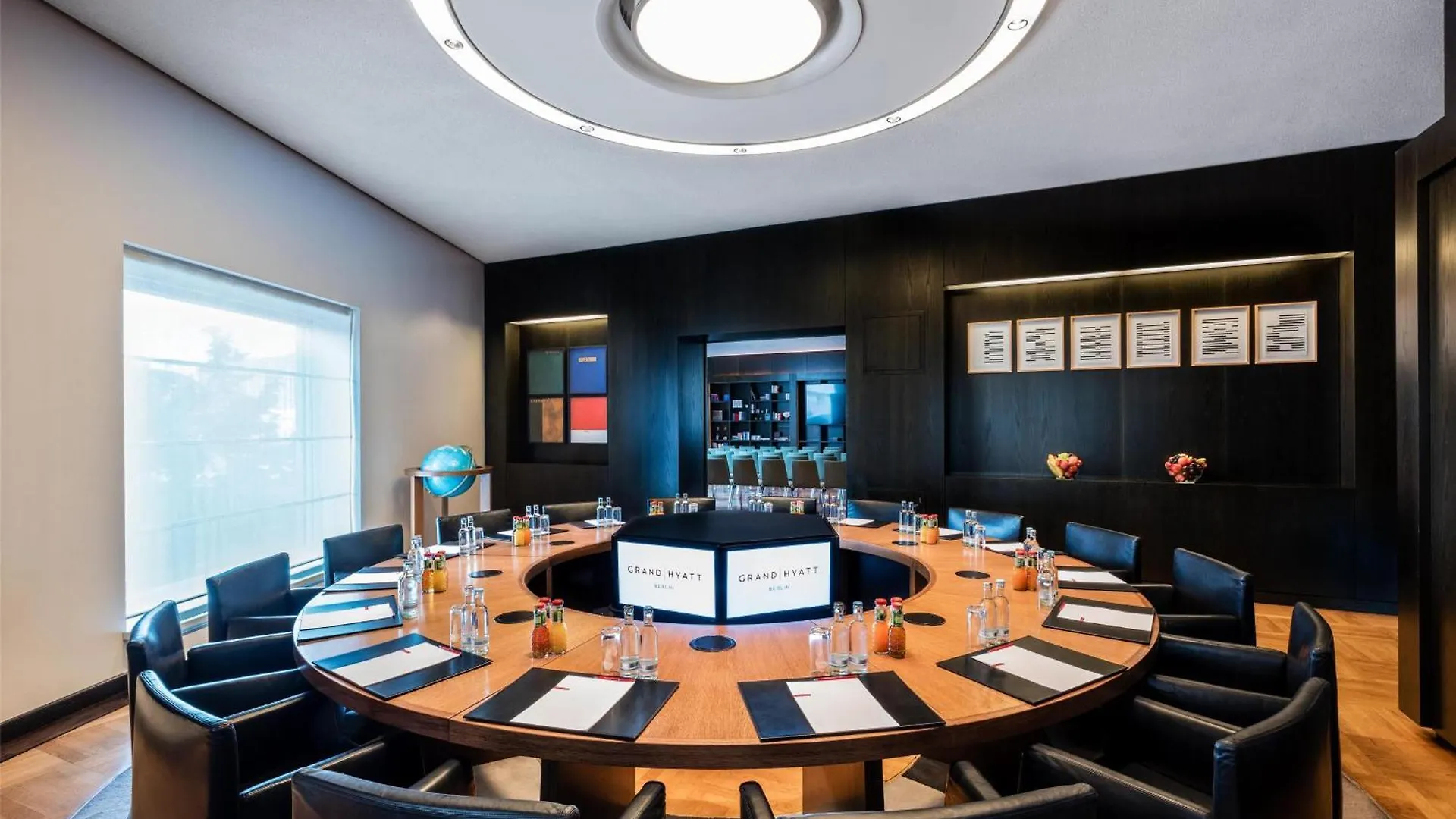 מלון Grand Hyatt ברלין 5*,